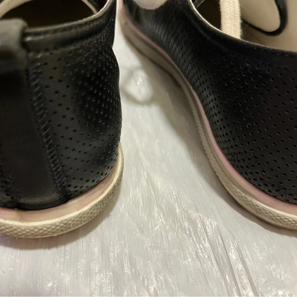 Prada Black and White Women's Sneakers - Picture 15 of 15